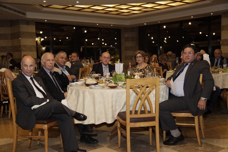 Diner de Retrouvailles Nostalgiques 